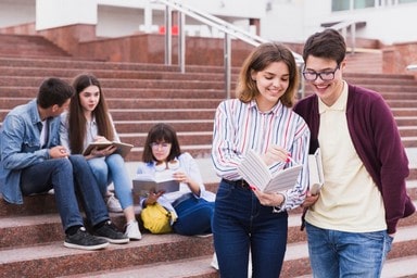 Студенти, которые получают образование в Канаде
